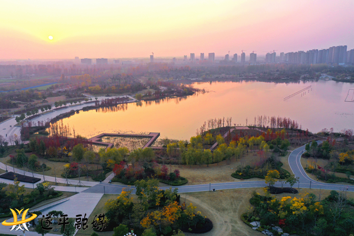 夕陽下的玉湖公園.png