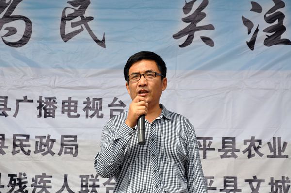 實施農(nóng)資公益助農(nóng) 惠及當(dāng)?shù)剞r(nóng)民群眾