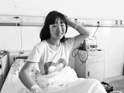 南陽18歲女孩右腿瘋長成“象腿” 忍痛高考完后手術(shù)